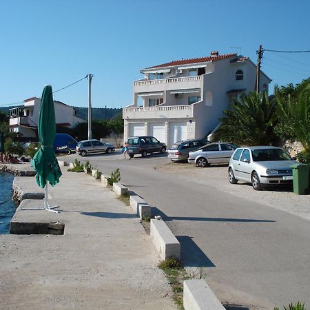 Apartments Mirko Vinišće Extérieur photo